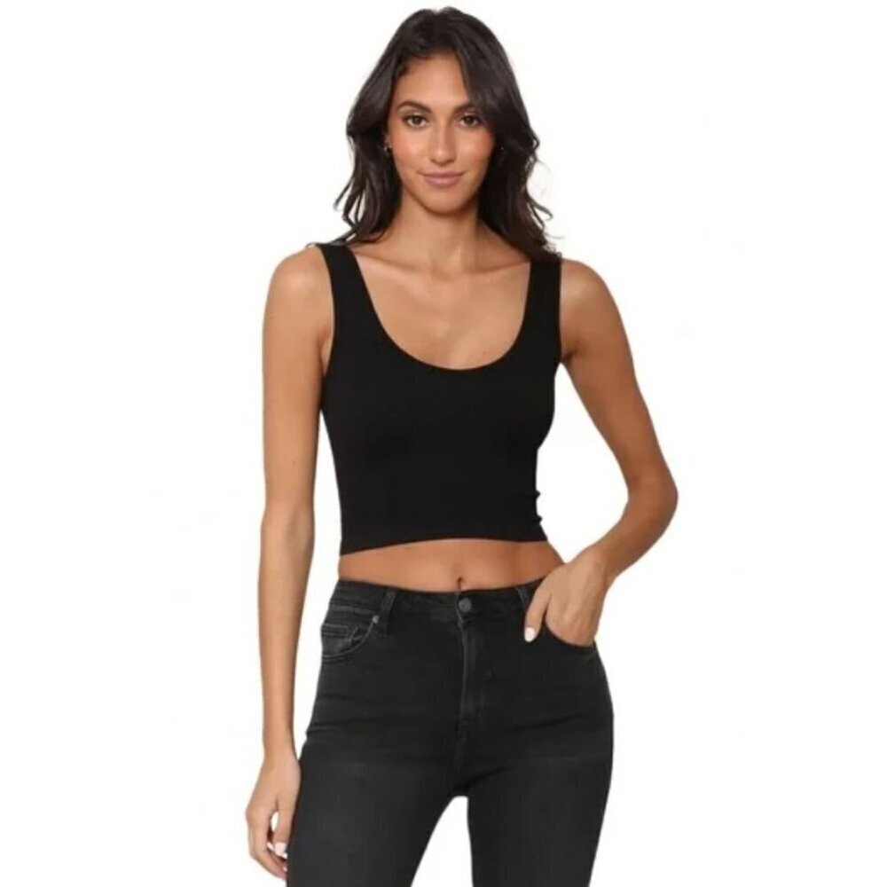 Suzette Collection Black‎ Seamless Ribbed Cropped Tank Top S/M